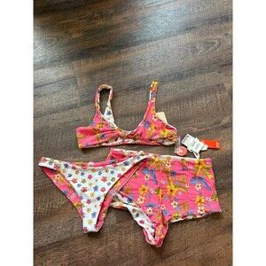 Three piece bikini set